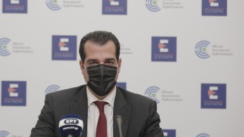 Με το βαμβάκι έσφαξε ο Πλεύρης τον Πολάκη