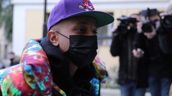 Συνελήφθη ο 26χρονος τράπερ μετά το βίντεο με όπλα-Τι βρέθηκε στο σπίτι του