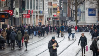 Παραδομένη στην πανδημία η Γερμανία – Συναγερμός από τα κρατίδια