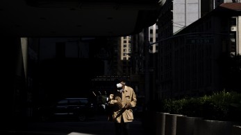 Κορωνοϊός: Σε σοκ οι ΗΠΑ – Πάνω από 200.000 τα νέα κρούσματα