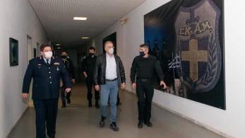 Στις εγκαταστάσεις της ΕΚΑΜ ο Θεοδωρικάκος