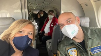 Μίνα Γκάγκα: Έστειλε χρόνια πολλά σε όλους τους υγειονομικούς από την 112 Πτέρυγα Μάχης