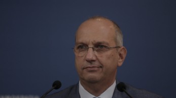 Γιάννης Οικονόμου: Σε περίπτωση κρούσματος στα σχολεία θα εξετάζεται όλη η τάξη