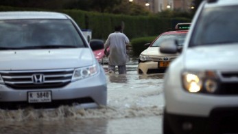 ΗΑΕ: Σε συναγερμό οι χώρες του Κόλπου λόγω των καταρρακτωδών βροχών