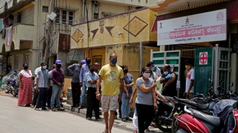 Ινδία: Διπλασιασμός νέων κρουσμάτων σε τέσσερις μέρες