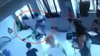 Παρέμβαση εισαγγελέα για τον άγριο ξυλοδαρμό παιδιού με αυτισμό από φυσικοθεραπευτή (vid)