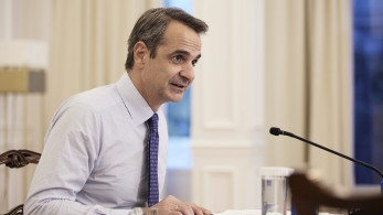 Σύσκεψη Μητσοτάκη για Omicron και σχολεία