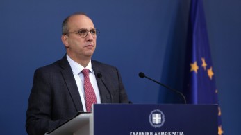 Οικονόμου: Πρόωρη η συζήτηση για χαλάρωση των μέτρων