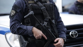 Πολίτης δάγκωσε αστυνομικό