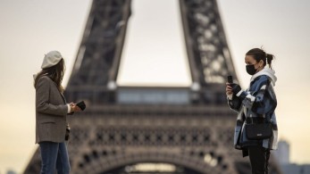 Γαλλία: Καραντίνα δέκα ημερών στους ανεμβολίαστους αμερικανούς ταξιδιώτες