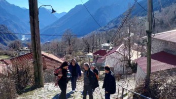 Ο κορωνοϊός καλπάζει και ο Τσίπρας την είδε τουρίστας διαρκείας!