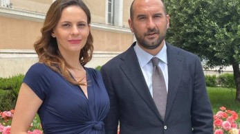 Θετικός στον κορωνοϊό ο γιος της Αχτσιόγλου και του Τζανακόπουλου