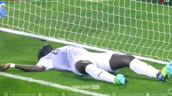 Κατέρρευσε, την ώρα του αγώνα, ο πρώην παίκτης του Παναθηναϊκού, Ουσμάν Κουλιμπαλί (vid)