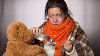 Κρυολόγημα, γρίπη, Ομικρον ή Δέλτα; Από τι νοσείς;