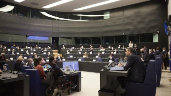 Με τους ευρωβουλευτές του ΕΛΚ ο Πρωθυπουργός: Δεν σταματήσαμε τις μεταρρυθμίσεις μέσα στην πανδημία