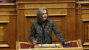 Σακοράφα: Προσομοίωση πολιτικής μάχης χωρίς πυρομαχικά η πρόταση δυσπιστίας