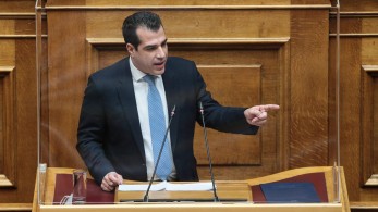 Επική ατάκα Πλεύρη σε Σκουρλέτη για τα “καμαρωτά” sms Καλογρίτσα προς Παππά: «Νίκο μου, καμάρι μου και λεβέντη μου…»