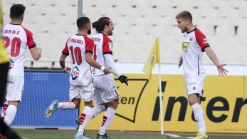 Super League 1: «Διπλό χαστούκι» Φαν Βέερτ και Βόλου στην ΑΕΚ