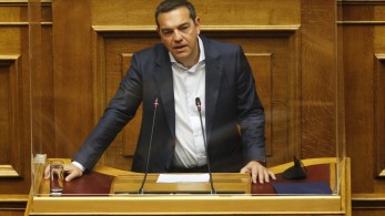 Κατάντια: Χέρι-χέρι με τον υπόδικο Φουρθιώτη ο (τοξικός) Τσίπρας