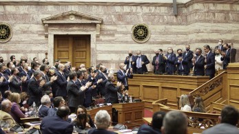 Βαριά ήττα Τσίπρα στη Βουλή