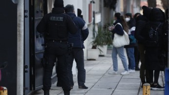 Μεγάλη αστυνομική επιχείρηση σε συνδέσμους οπαδών στην Αττική