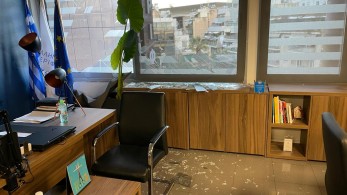 Σημαντικές ζημιές στο κτίριο της Περιφέρειας Αττικής από την έκρηξη (pics)