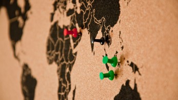 Ερολ Ούσερ: Ανεξέλεγκτος, μη δημοκρατικός κόσμος