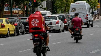 Κακοκαιρία Ελπίς: Αποσύρει τους delivery η efood