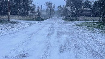 Βαρυμπόμπη -Η Ελπίδα έντυσε στα λευκά τα βόρεια προάστια (vid)