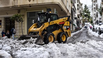 Αγώνας δρόμου για την αποκατάσταση των προβλημάτων στο κέντρο και στις γειτονιές της Αθήνας