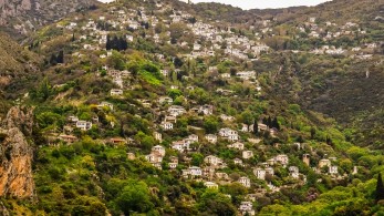 “Καλπάζει” ο τουρισμός: Υπερδιπλασιάστηκαν τα έσοδα στο ενδεκάμηνο Ιανουαρίου-Νοεμβρίου