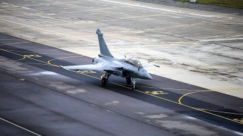 Απογειώνονται για Ελλάδα τα Rafale – Καλωσόρισμα με βόλτα πάνω από την Ακρόπολη