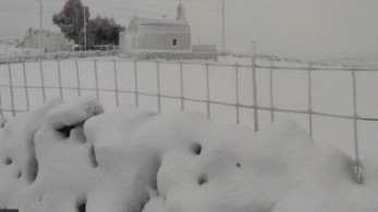 Στα λευκά οι Κυκλάδες