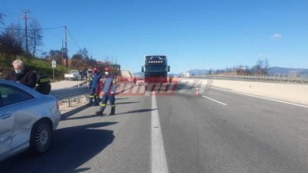 Απίστευτη τραγωδία στην Αθηνών-Πατρών – 22χρονη παρασύρθηκε από φορτηγό και σκοτώθηκε