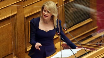  Η φλύαρη Τζάκρη και ο εκνευρισμός του Νικήτα Κακλαμάνη