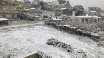 Κακοκαιρία «Ελπίς»: Επί ποδός όλοι οι δήμοι της Αττικής- Χιονίζει και στο κέντρο της Αθήνας
