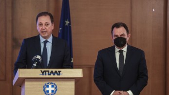 Σε συγκινησιακά φορτισμένο κλίμα η παράδοση-παραλαβή στο Υπουργείο Αγροτικής Ανάπτυξης και Τροφίμων