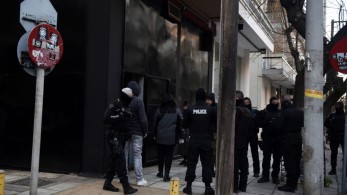 Έρευνες της ΕΛΑΣ σε δέκα  συνδέσμους οπαδών  στην Αττική – Οι πέντε δεν είχαν άδεια λειτουργίας