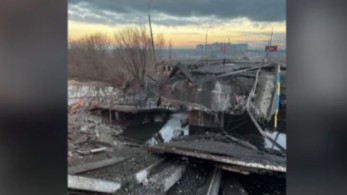 Ο ουκρανικός στρατός ανατίναξε γέφυρα βόρεια του Κιέβου