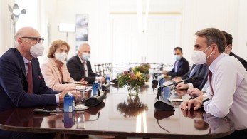 Συνάντηση Μητσοτάκη με τον επικεφαλής της Deutsche Telekom: Στο επίκεντρο οι επενδυτικές ευκαιρίες