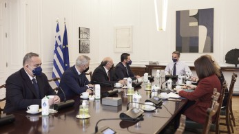 Συνάντηση Μητσοτάκη με εκπροσώπους της ομογένειας στην Αλβανία