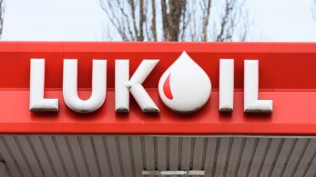 Οι κυρώσεις γονατίζουν τη Ρωσία: Τερματισμό του πολέμου ζητά η Lukoil