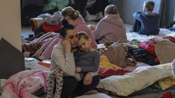 Κυριακίδου: Ένα απέραντο συλλογικό τραύμα στα σύνορα Ουκρανίας – Πολωνίας