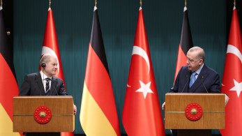 Εισβολή στην Ουκρανία: Κατάπαυση του πυρός ζητούν Σολτς και Ερντογάν