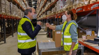 «Αυτοψία» Χατζηδάκη σε επιχείρηση στο Θριάσιο