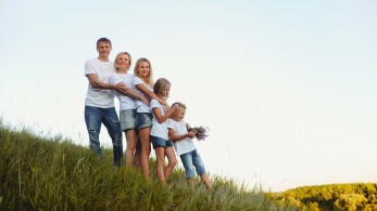 «Είμαι η Τζούλη, μαμά τριών υπέροχων παιδιών από την Ουκρανία»: Αποκλειστικό tomanifesto.gr