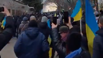 Εισβολή στην Ουκρανία: Ρωσικές δυνάμεις άνοιξαν πυρ σε διαδηλωτές της πόλης Νόβα Κακχόβκα-Πέντε τραυματίες