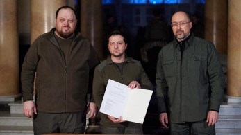 Ο Ζελένσκι υπέγραψε την αίτηση για ένταξη της Ουκρανίας στην Ευρωπαϊκή Ένωση
