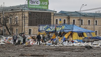 Νίκος Γ. Σακελλαρόπουλος: Οι  δεκάδες χώρες της βοήθειας στην Ουκρανία & η εγχώρια μιζέρια