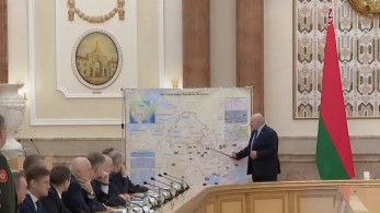 Λουκασένκο “καρφώνει” Πούτιν: Δείχνει στο χάρτη ρωσική επίθεση στην Μολδαβία